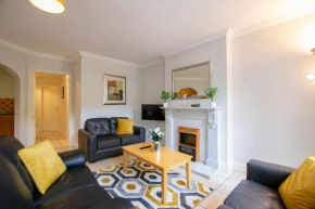16 - Spacious Apartment with Parking